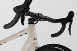キャニオン　エンデュレース CF SLX／CF