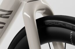 キャニオン　エンデュレース CF SLX／CF