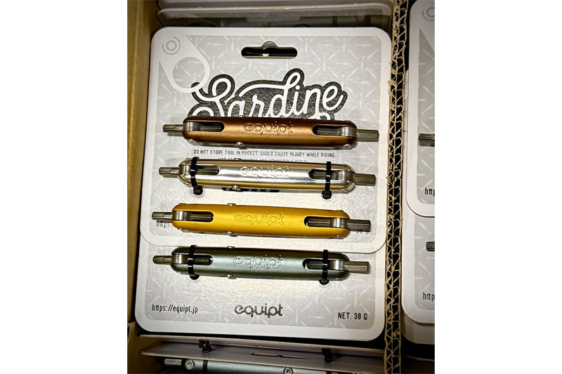 equiptの携帯工具「サーディン」に新色登場|サイクルスポーツがお届け equiptの携帯工具「サーディン」に新色登場|サイクルスポーツがお届け