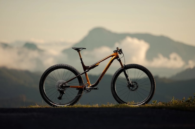 オルベア、新型オイズを発表 全面刷新フレームで1700g、XCレース性能を