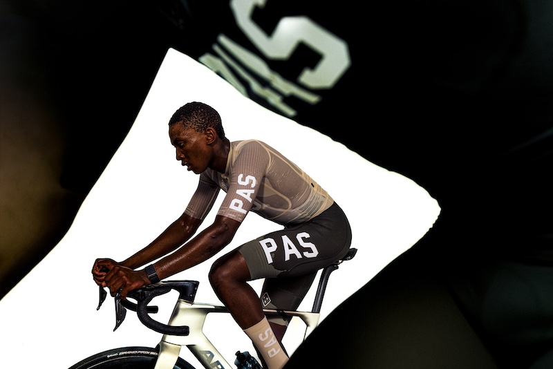 パス ノーマル スタジオの限定「PAS」2026登場！Mechanism Proベースの
