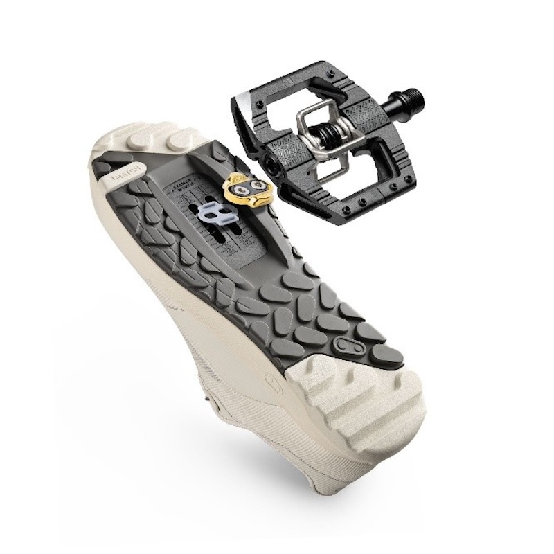 クランクブラザーズ、通気性を高めた新MTBシューズを発売 ビンディング
