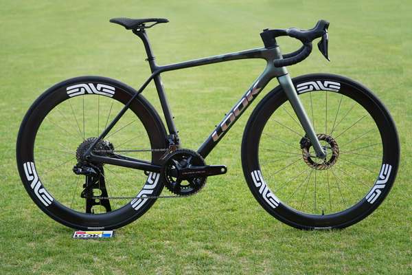 785 HUEZ 2 RS試乗＆795 BLADE RS3展示「ルック・サマーテストウィーク