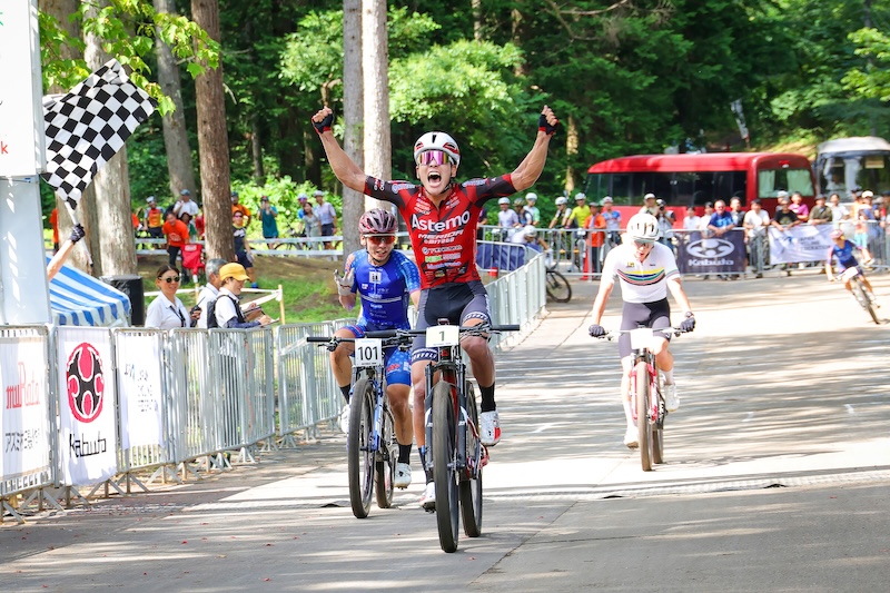 沢田時が3連覇、小林あか里は5年ぶり女子王者に【2026全日本MTB XCC