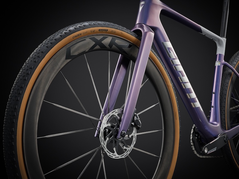 50mmハイトの新型グラベルホイール GIANT CXR 0 50には、CADEX GXR