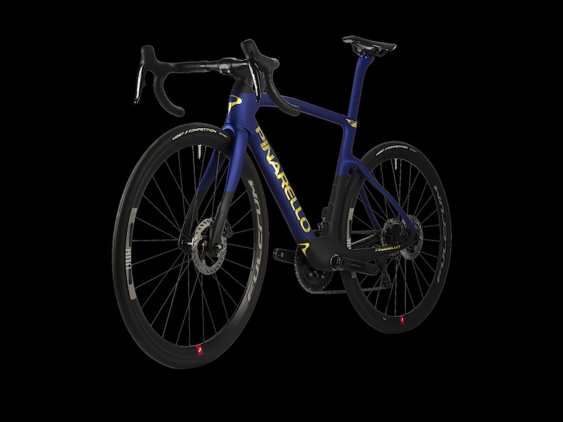 チームカラーをイメージした日本限定カラーが登場 ピナレロ「NEW F5