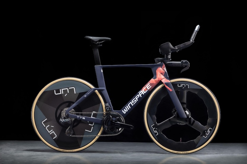 ウィンスペース「TT5」発表！ UCI規格対応の新型フルカーボンTTバイク