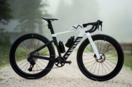 LEVEL」のマツダ自転車工業は、街乗り用ピストバイクを展示。「乗って