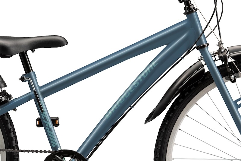 ブリヂストンサイクルのジュニアMTB「クロスファイヤージュニア」が